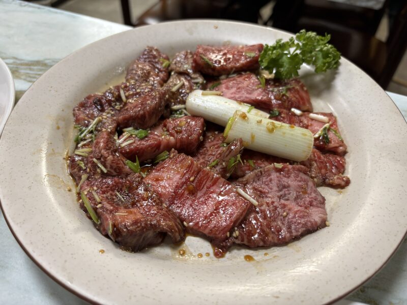 中野・新井薬師「中野苑」白いご飯が欲しくなるタイプの“カルビ”