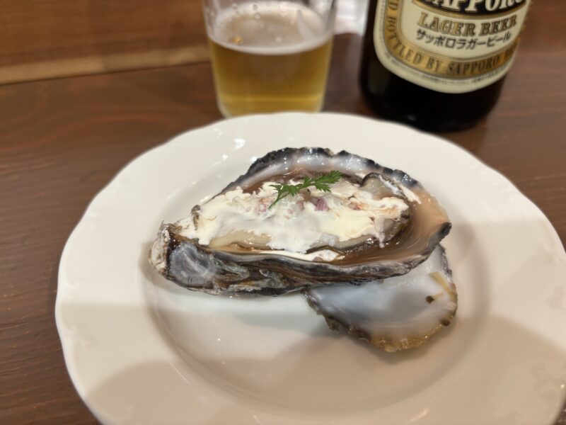 三鷹「七條」赤い酸味が牡蠣の旨味を引き締める“生牡蠣”