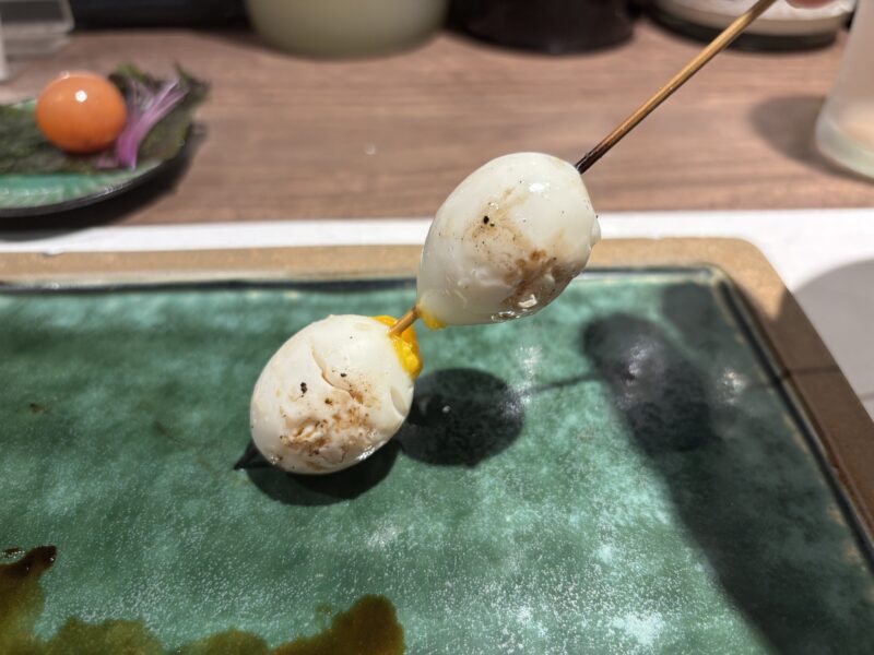 飯田橋「焼鳥×和酒 遊」ブランドうずらのエルフランスを使った串焼き