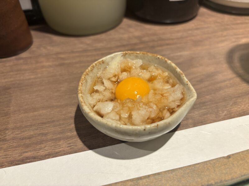 飯田橋「焼鳥×和酒 遊」脂を押し流し口の中を一度完全にリセットしてくれる大根おろし