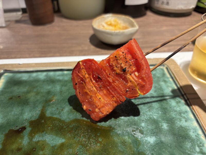 飯田橋「焼鳥×和酒 遊」香りと旨みが凝縮された丸福農園のイタリアントマト串