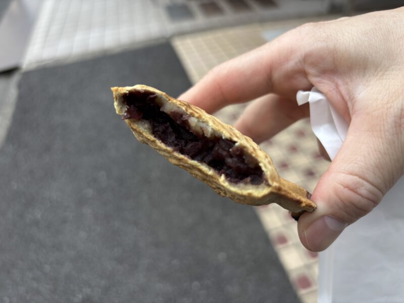 根津「根津のたいやき」餡の甘さと焦げた香ばしさが交わるコントラストが絶妙な”たい焼き”
