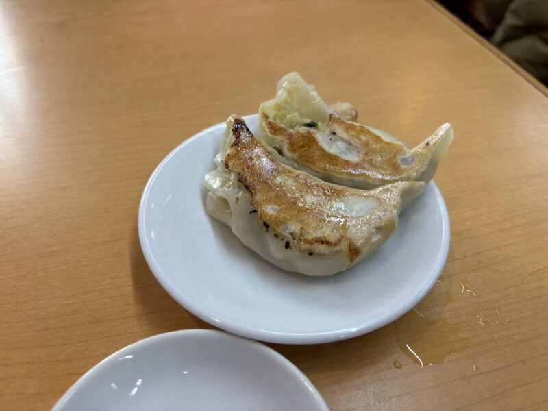 御徒町「中華珍満」セットで注文できる焼き餃子2個で珍満の実力を測る