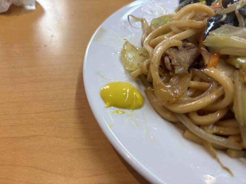 御徒町「中華珍満」味わいにアクセントを加える焼きそばのおすすめトッッピング“和辛子”