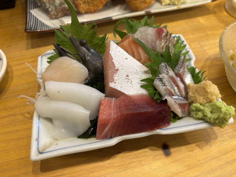 吉祥寺「かどや魚丸」破格の海鮮祭りが堪能できる“刺身盛り合わせ”