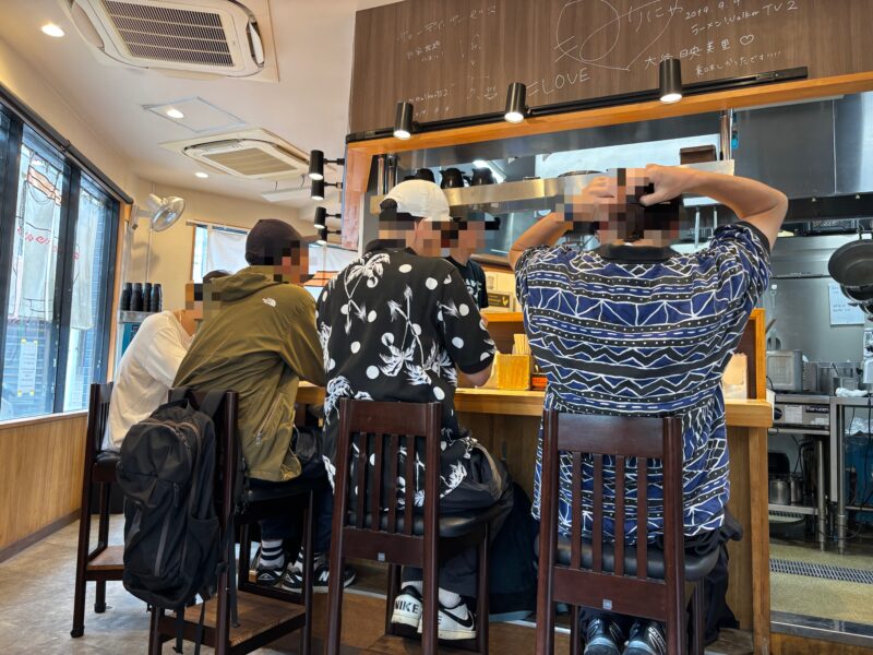 王子「キング製麺」提供までの待ち時間も非常にスムーズで回転も速い印象
