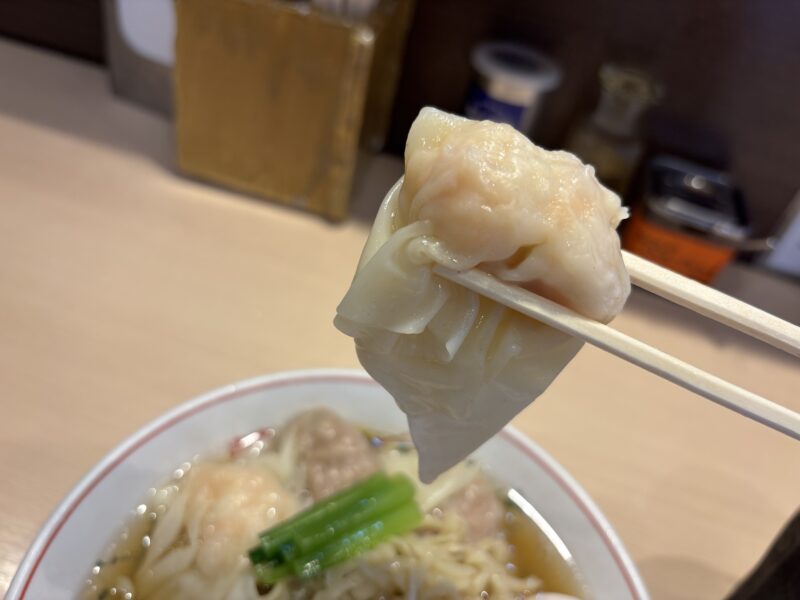 王子「キング製麺」噛むたびに海老の旨味と甘みが広がる”海老ワンタン”