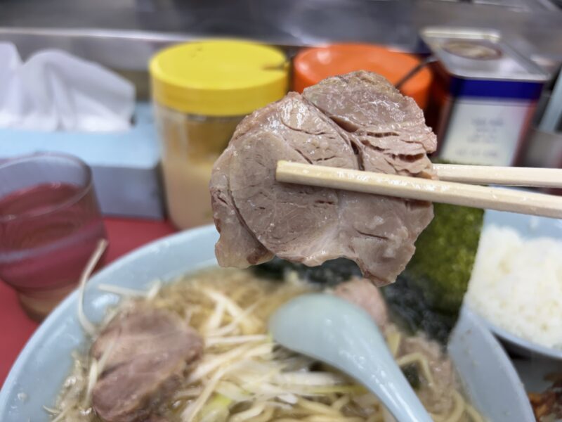 牛久「ラーメンショップ牛久結束店」箸を入れるとホロホロと崩れる程に柔らかいチャーシュー