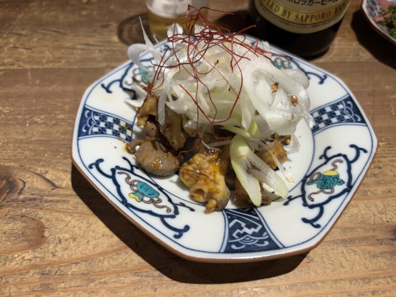 吉祥寺「たまや」ホルモン炒めをよだれ鶏風味に味付けした“よだれ鶏ホルモン”