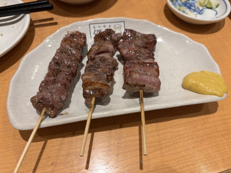経堂「もつやき優貴」朝〆新鮮ホルモン“デイゼロのもつ”の破壊力を堪能できるモツ焼き
