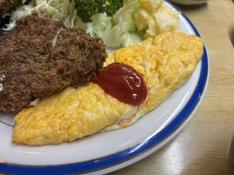 品川シーサイド「安右衛門」ふんわりと焼かれた生地はやさしい味付け“オムレツ”