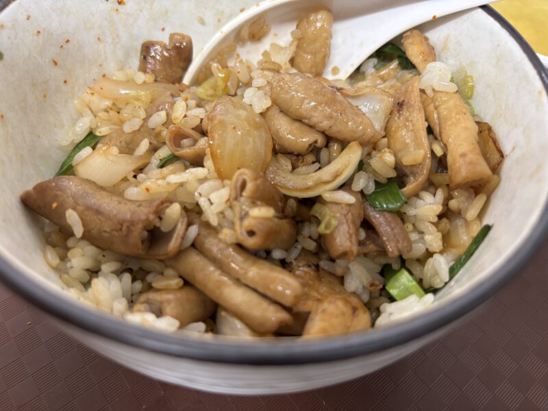 栃木・佐野「ラーメン太七」無心になってひたすらに美味しい“もつ焼き丼”を頬張る至福の時間