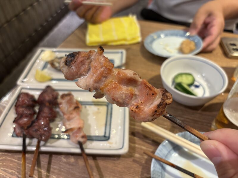 上野「もつ焼き大統領」その身からジワリと旨みが溢れ出す“日向地鶏の塩焼き”