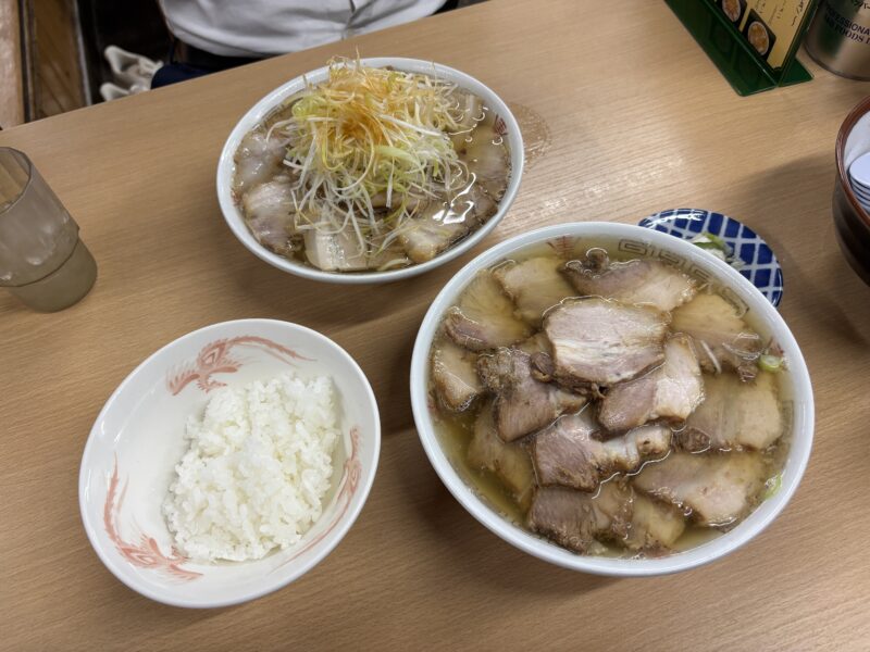 喜多方「坂内食堂 本店」“肉そば”と小ライス＆ネギチャーシュー