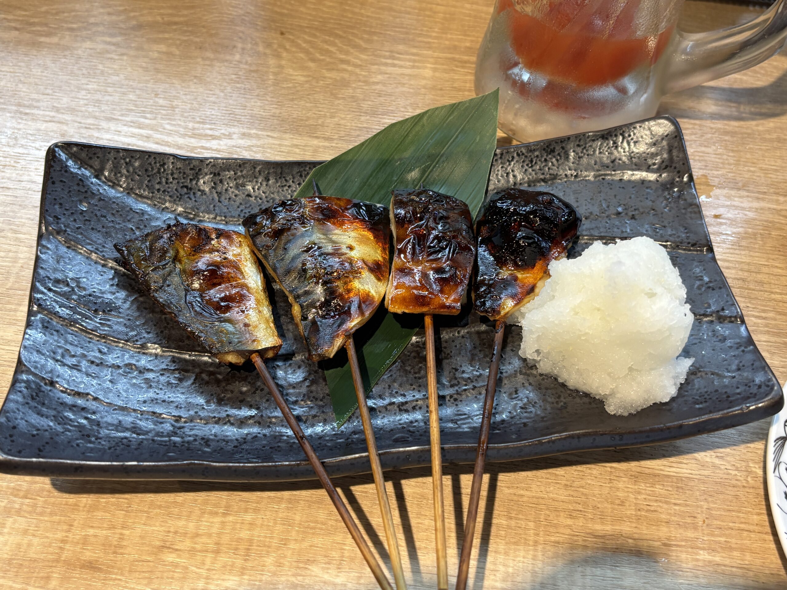 下北沢「下北SABA食堂 佐助」好みの味に出会える“さば串お任せ4本盛り”