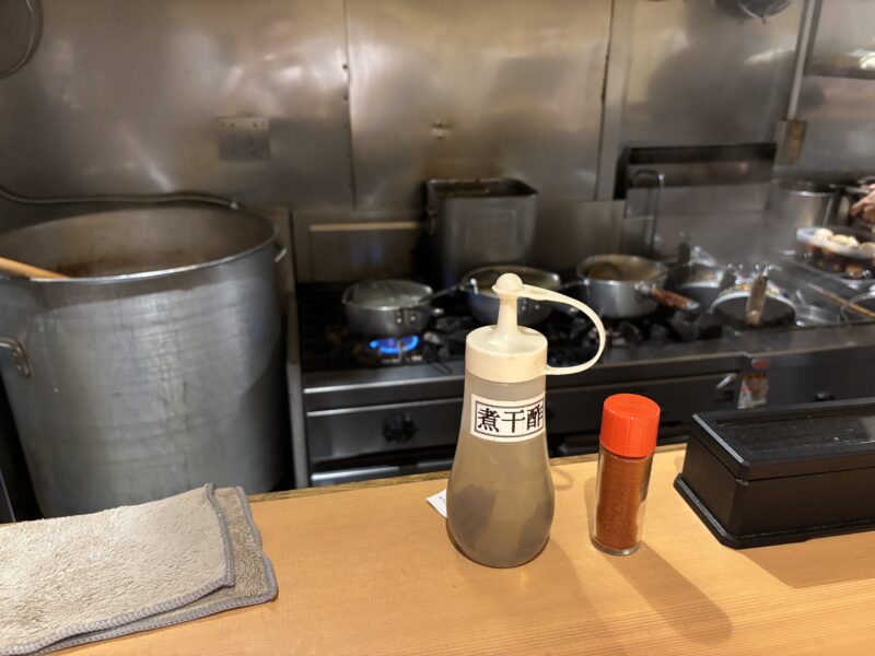 北千住「煮干中華蕎麦かれん」和え玉と煮干蕎麦の味変を楽しめる煮干酢