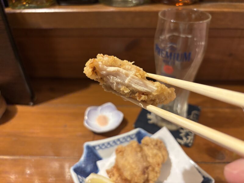 南行徳「肉うどんの戸上家」柔らかな肉質と程よい弾力がある“岩手鶏もも竜田揚げ”
